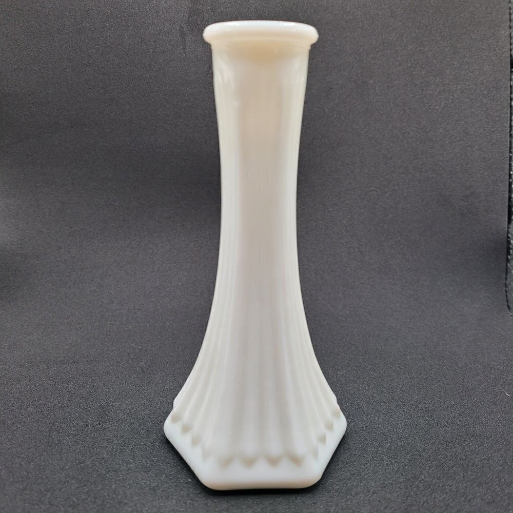 Vintage E.O. Brody Co. Milk Glass Vase Mid Century Modern Cleveland Ohio USA 6"
